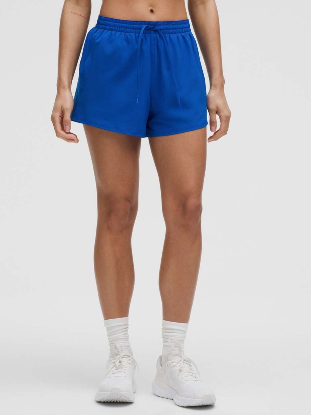 Lululemon Pace Rival High-Rise Short 3"
Galactic Cobalt Blue Size 8